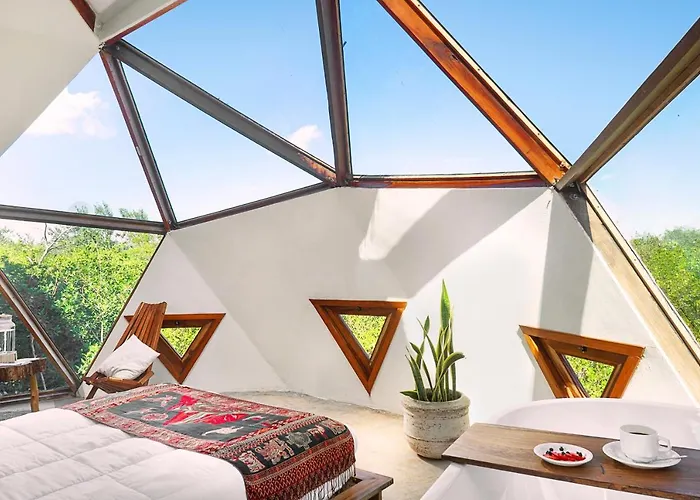 Mamasan Treehouses & Cabins